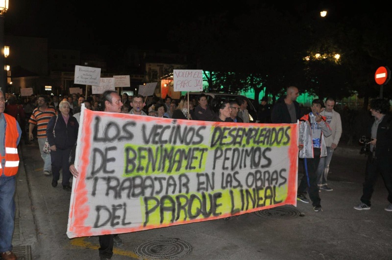 Los vecinos de Benimámet exigen que se haga el parque prometido. Y los parados del barrio piden trabajar en las obras. (Foto: AVV).
